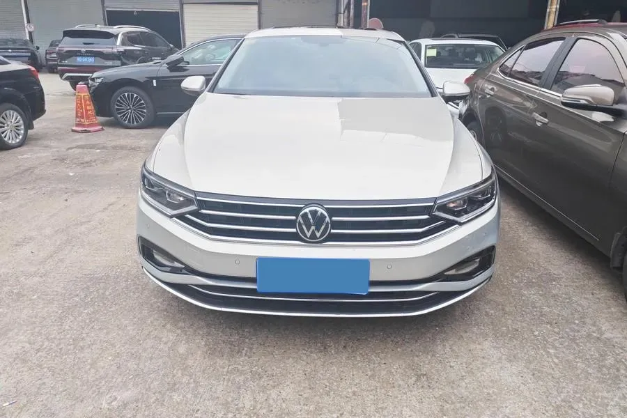 2020 Volkswagen Magotan 2.0T 186HP L4 7DCT,autocango,china used car exporter,china ev exporter,chinese used car exporter,chinese used ev exporter