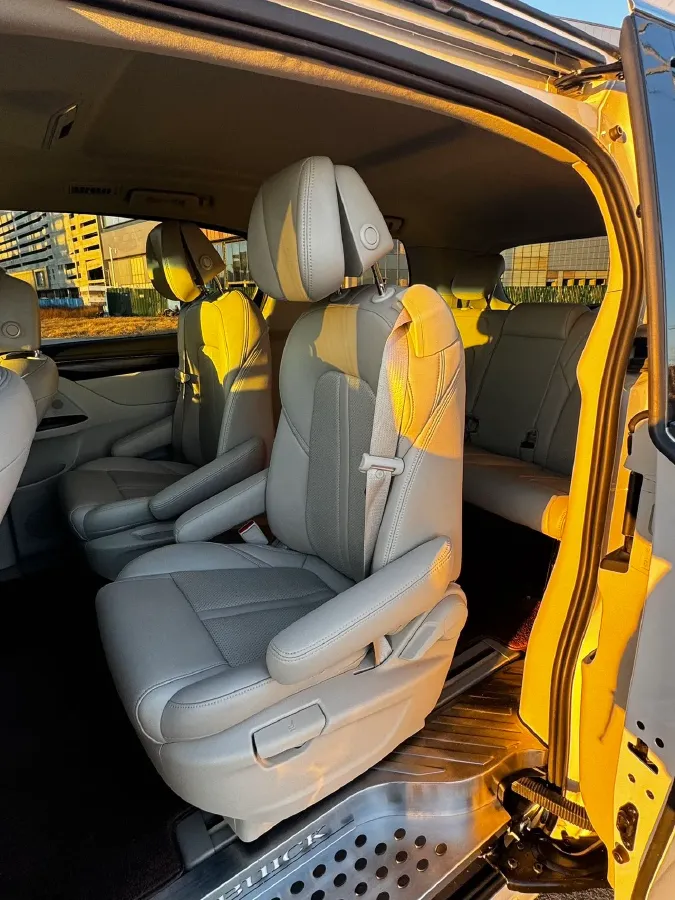 2021 Buick GL8 2.0T 237HP L4 9AT,autocango,china used car exporter,china ev exporter,chinese used car exporter,chinese used ev exporter