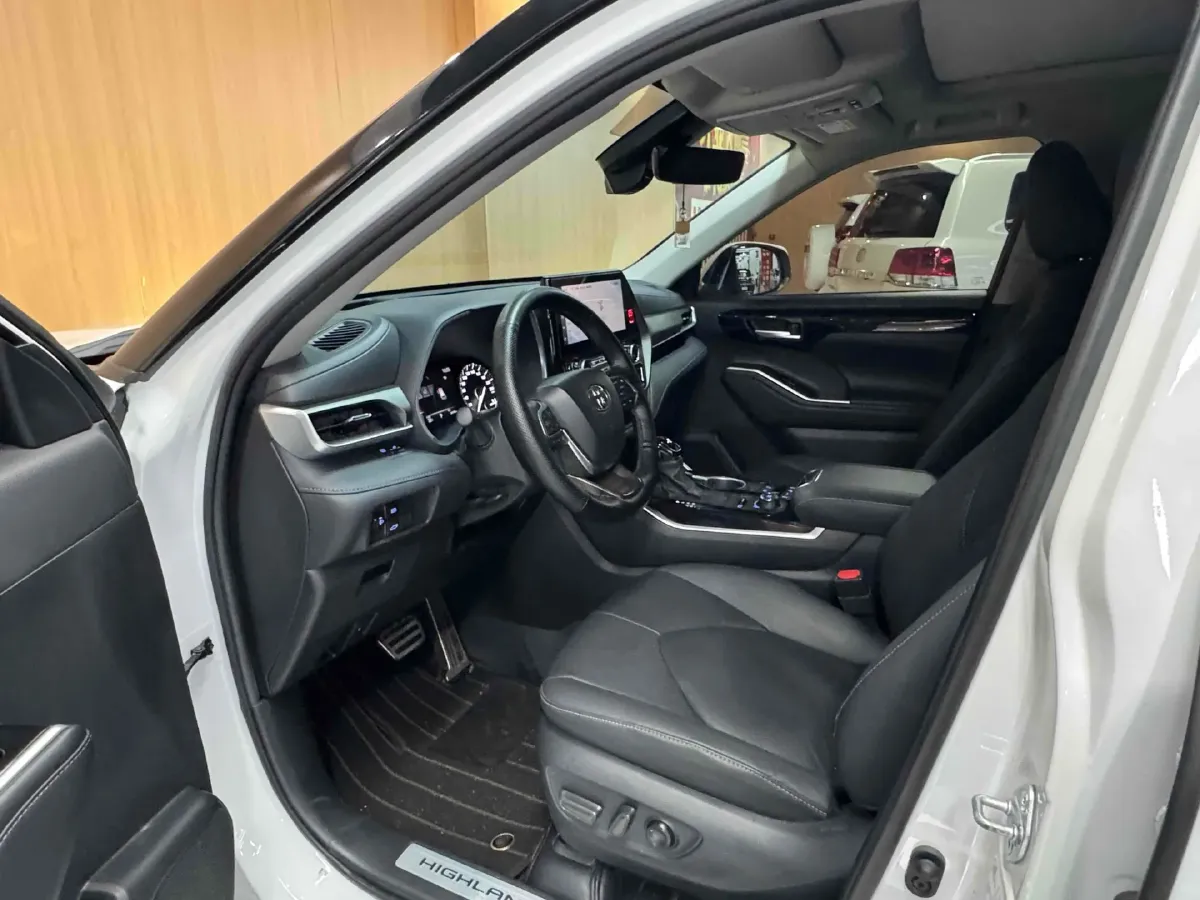 2022 Toyota Highlander 2.0T 248HP L4 8AT,autocango,china used car exporter,china ev exporter,chinese used car exporter,chinese used ev exporter