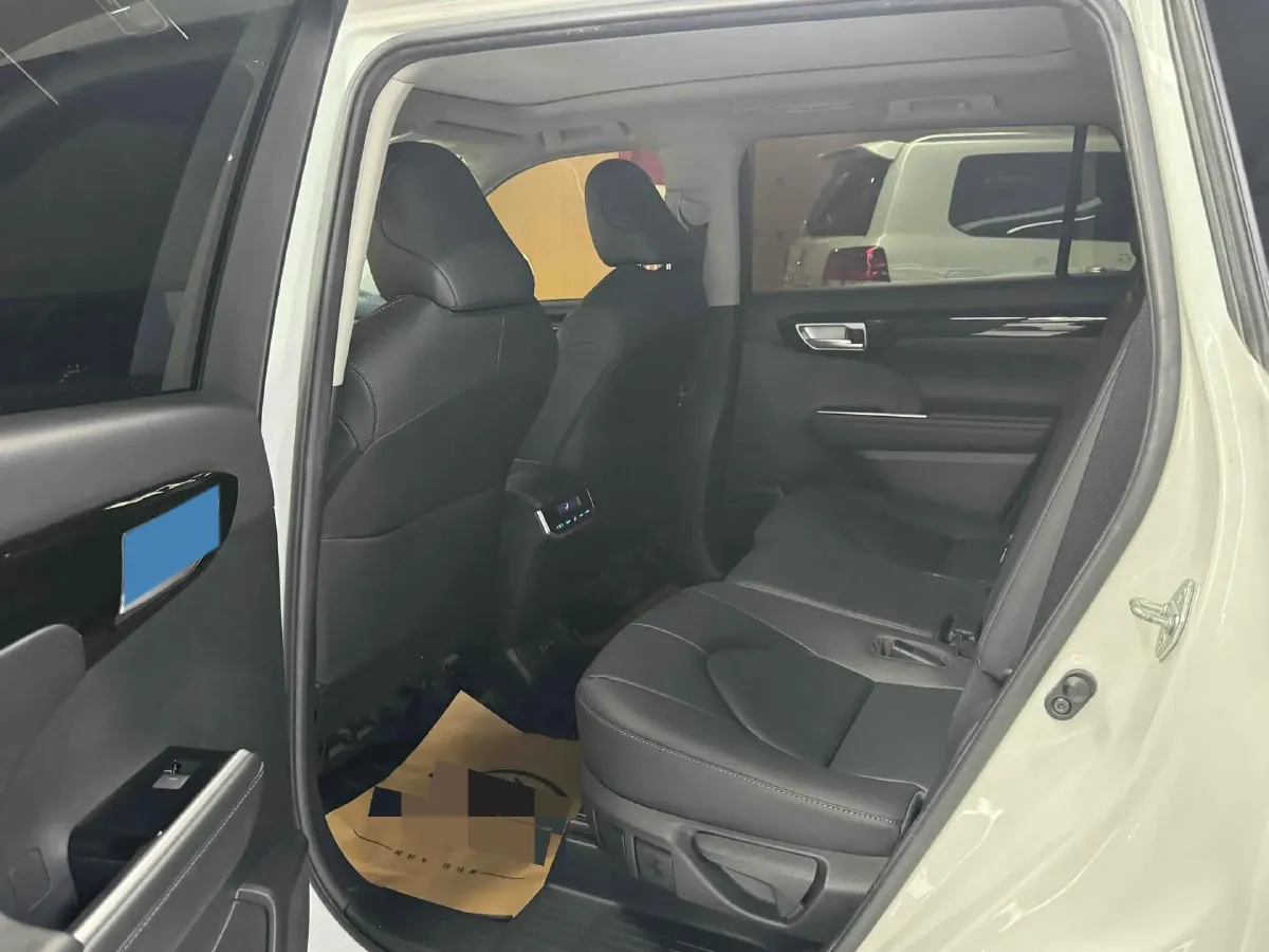 2022 Toyota Highlander 2.0T 248HP L4 8AT,autocango,china used car exporter,china ev exporter,chinese used car exporter,chinese used ev exporter