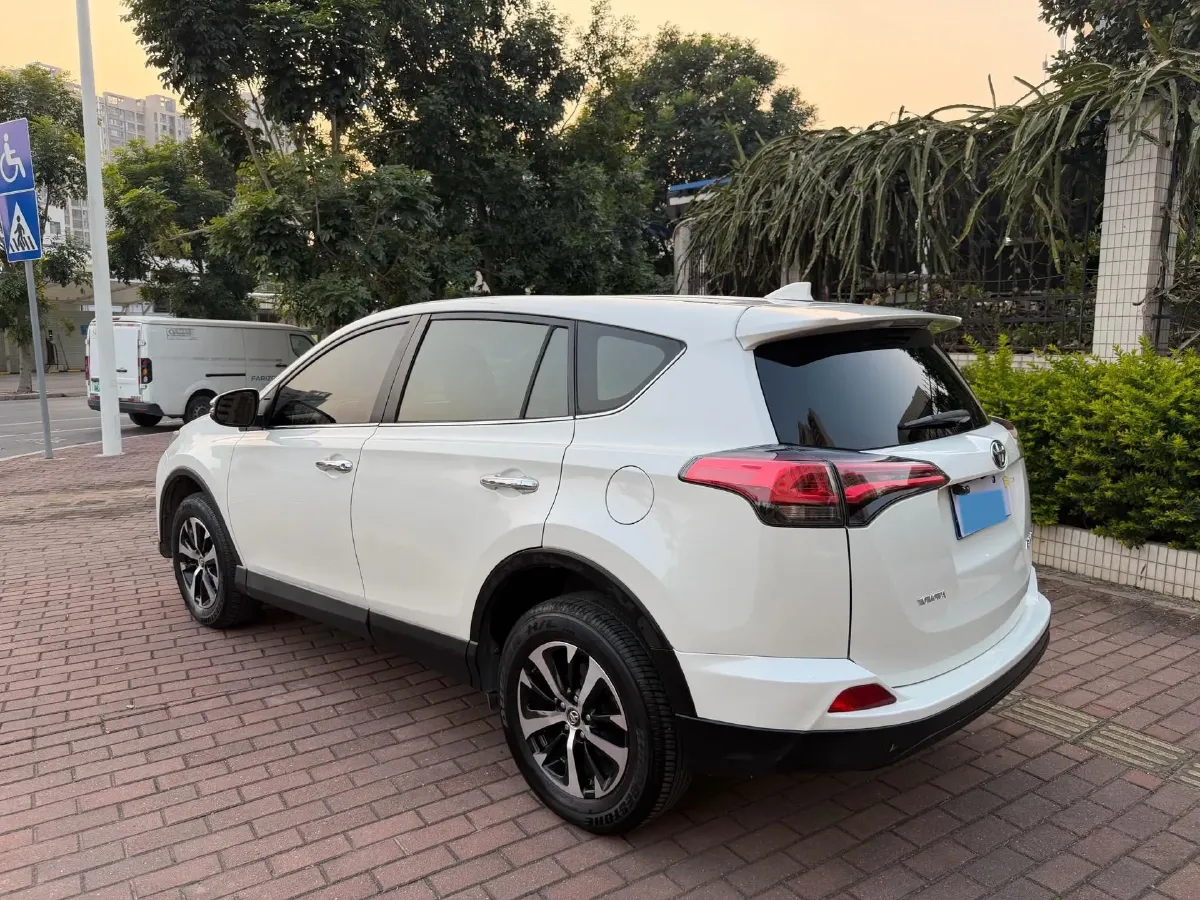 2019 Toyota Camry 2.0L 178HP L4 CVT,autocango,china used car exporter,china ev exporter,chinese used car exporter,chinese used ev exporter