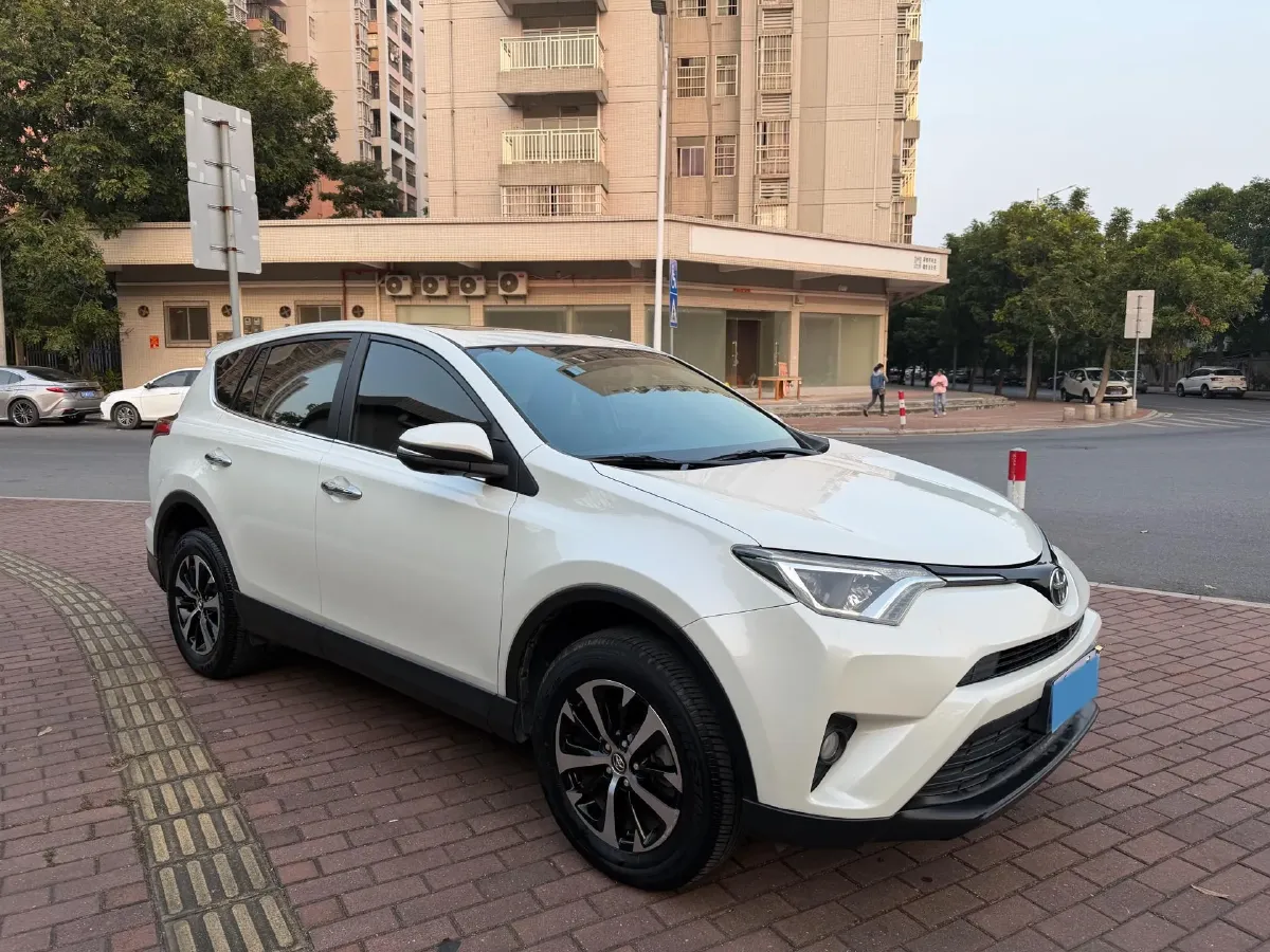 2019 Toyota Camry 2.0L 178HP L4 CVT,autocango,china used car exporter,china ev exporter,chinese used car exporter,chinese used ev exporter