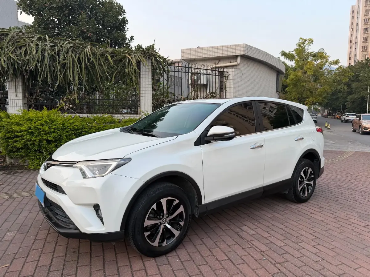 2019 Toyota Camry 2.0L 178HP L4 CVT