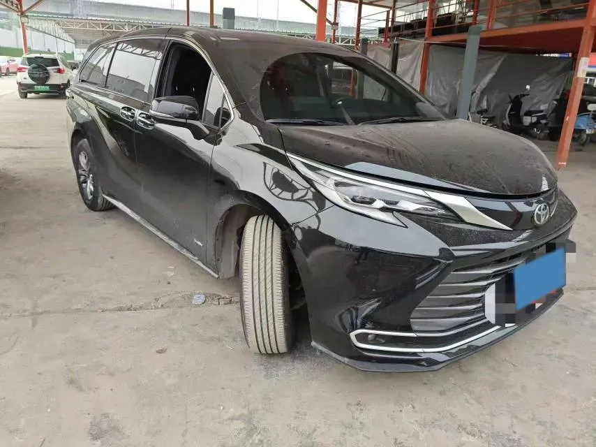 2024 Toyota Sienna 2.5L 189HP L4 E-CVT Hybrid,autocango,china used car exporter,china ev exporter,chinese used car exporter,chinese used ev exporter