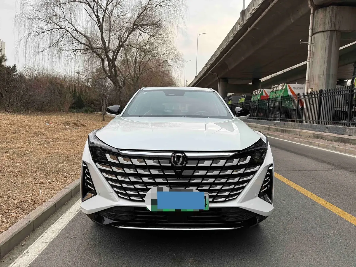 2025 ChangAn UNI-Z 1.5L 98HP L4 E-CVT PHEV,autocango,china used car exporter,china ev exporter,chinese used car exporter,chinese used ev exporter