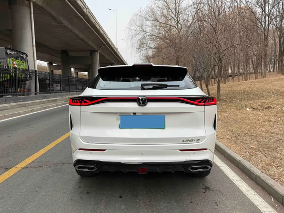 2025 ChangAn UNI-Z 1.5L 98HP L4 E-CVT PHEV,autocango,china used car exporter,china ev exporter,chinese used car exporter,chinese used ev exporter