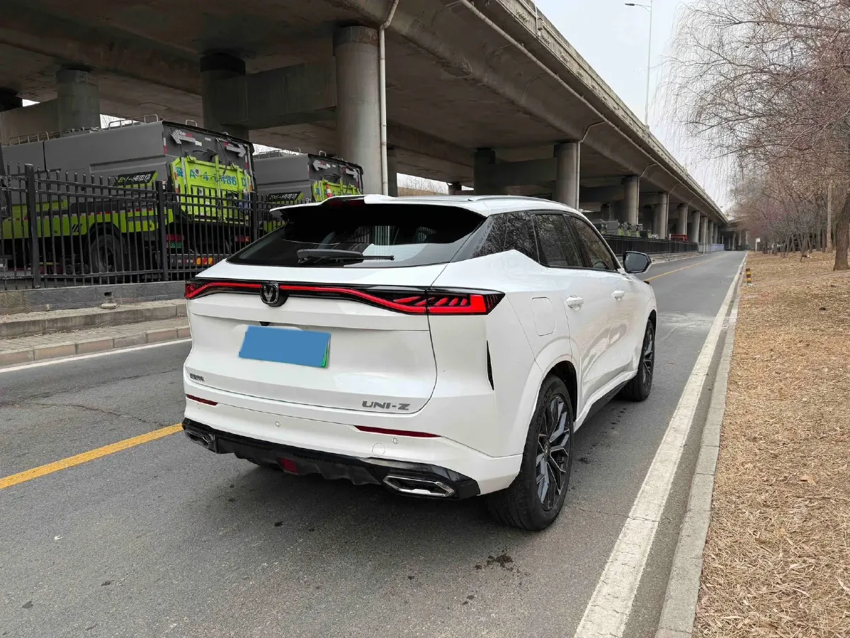 2025 ChangAn UNI-Z 1.5L 98HP L4 E-CVT PHEV,autocango,china used car exporter,china ev exporter,chinese used car exporter,chinese used ev exporter