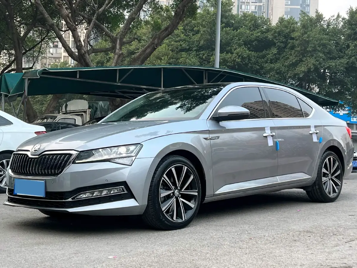 2019 Skoda Superb 2.0T 186HP L4 7DCT