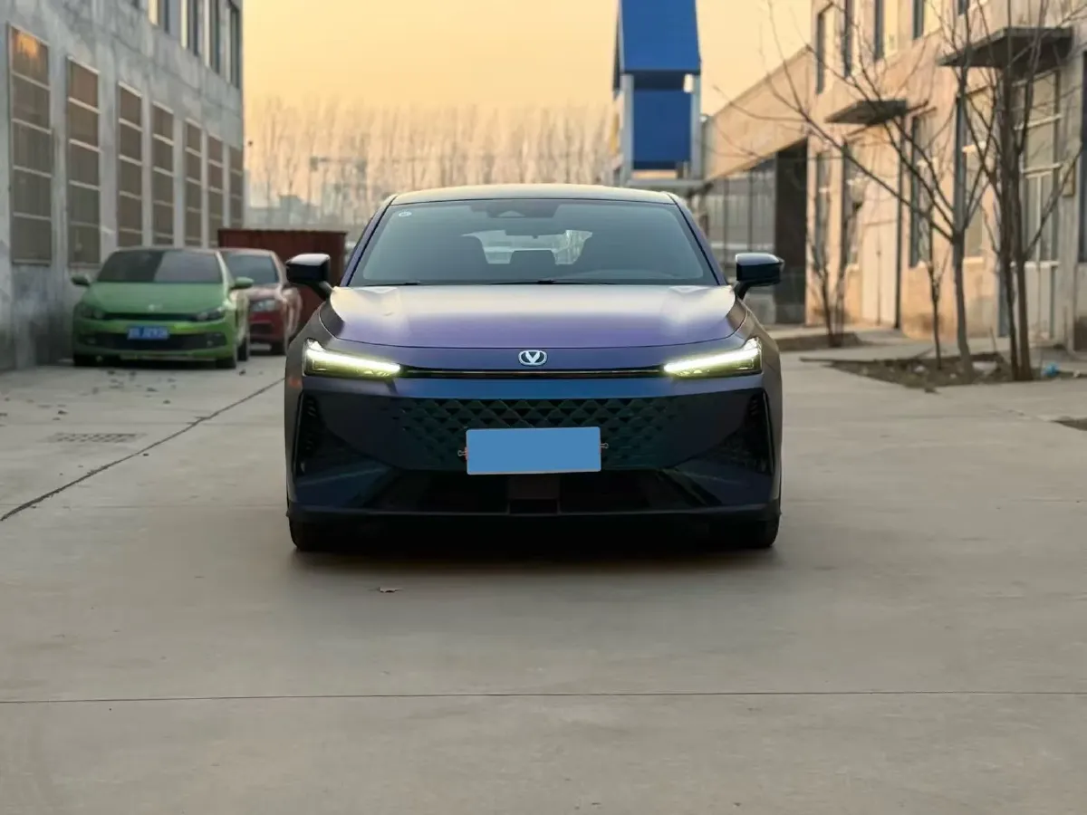 2024 ChangAn UNI-V 1.5T 188HP L4 7DCT,autocango,china used car exporter,china ev exporter,chinese used car exporter,chinese used ev exporter