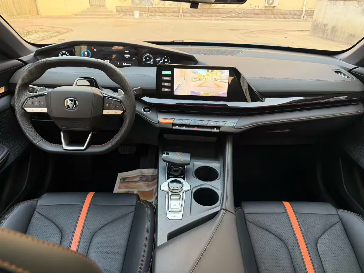 2024 ChangAn UNI-V 1.5T 188HP L4 7DCT,autocango,china used car exporter,china ev exporter,chinese used car exporter,chinese used ev exporter