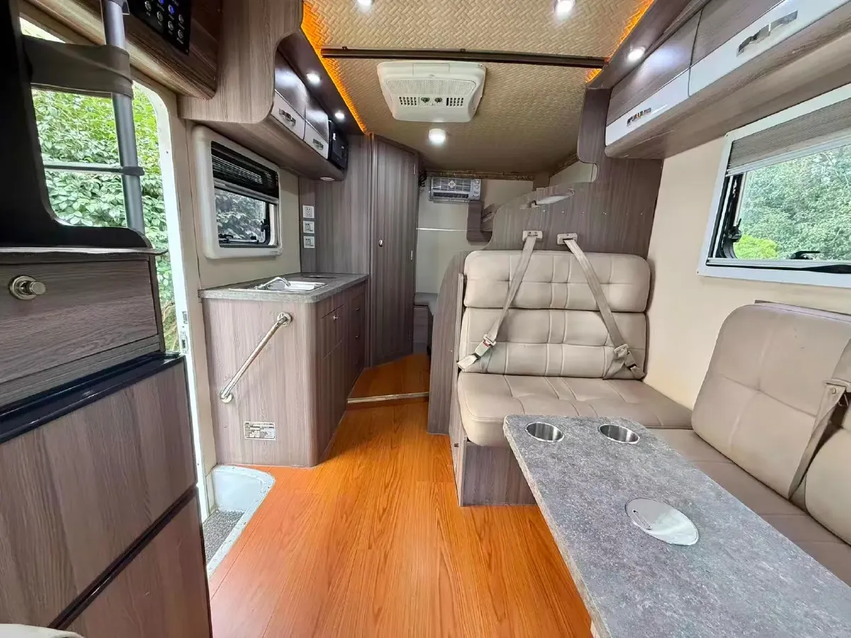 2011 Toyota Hiace 2.7L 154HP L4 4AT,autocango,china used car exporter,china ev exporter,chinese used car exporter,chinese used ev exporter