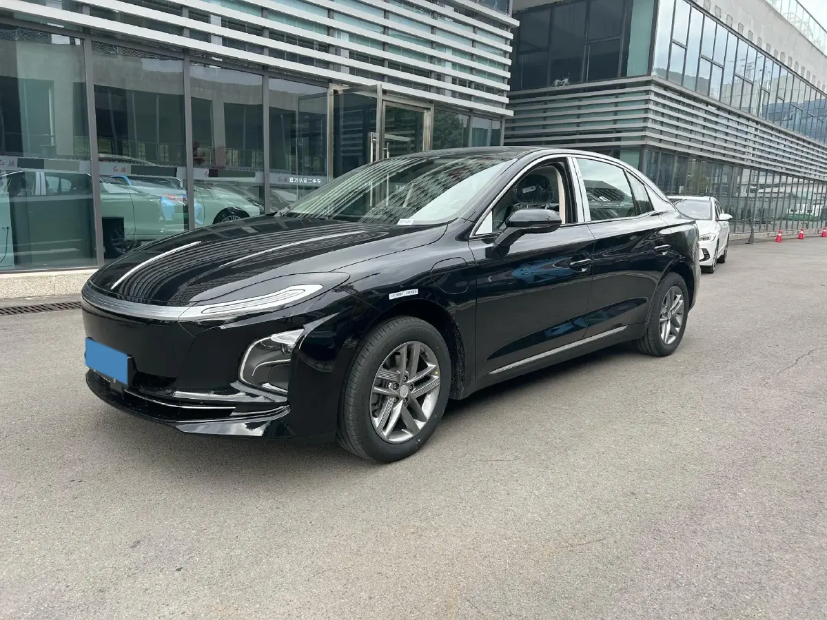2025 HongQi E-QM5 BEV