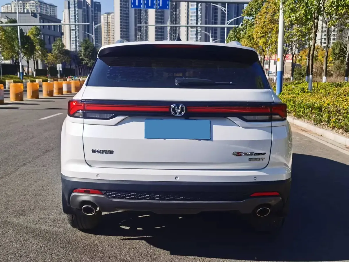 2021 ChangAn CS35 Plus 1.4T 160HP L4 7DCT,autocango,china used car exporter,china ev exporter,chinese used car exporter,chinese used ev exporter