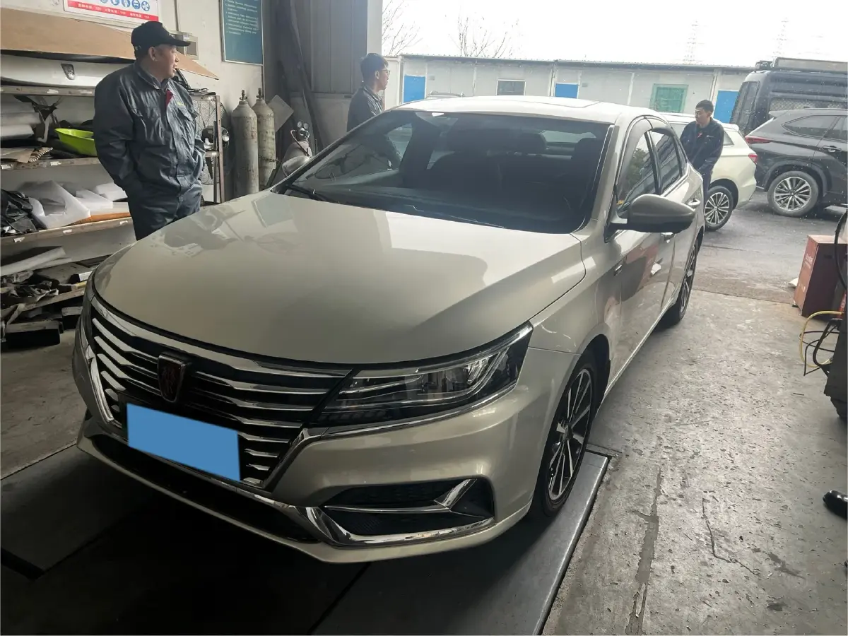2017 Roewe i6 1.0T 125HP L3 2AT PHEV