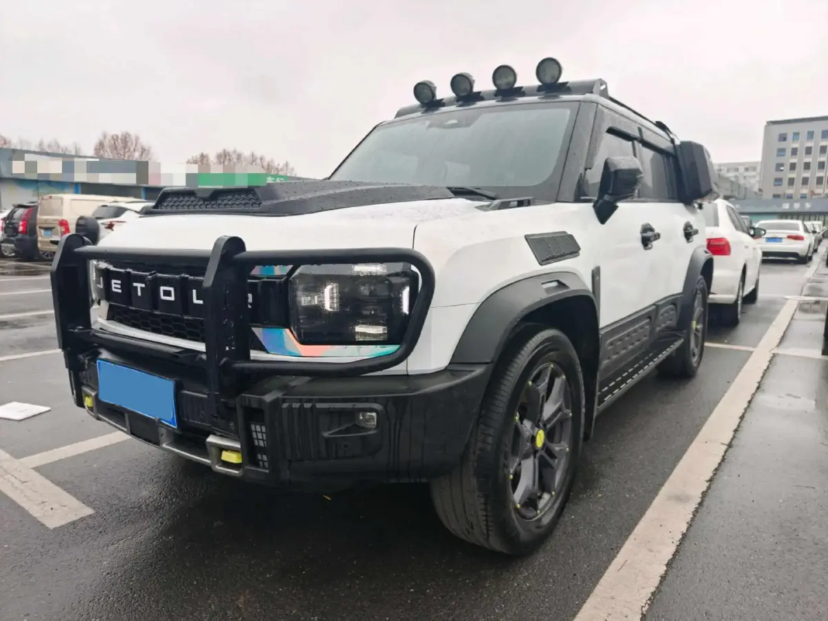 2023 Jetour Traveller 2.0T 254HP L4 7DCT