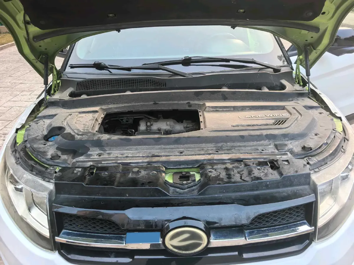 2016 Landwind X7 2.0T 190HP L4 8AT,autocango,china used car exporter,china ev exporter,chinese used car exporter,chinese used ev exporter