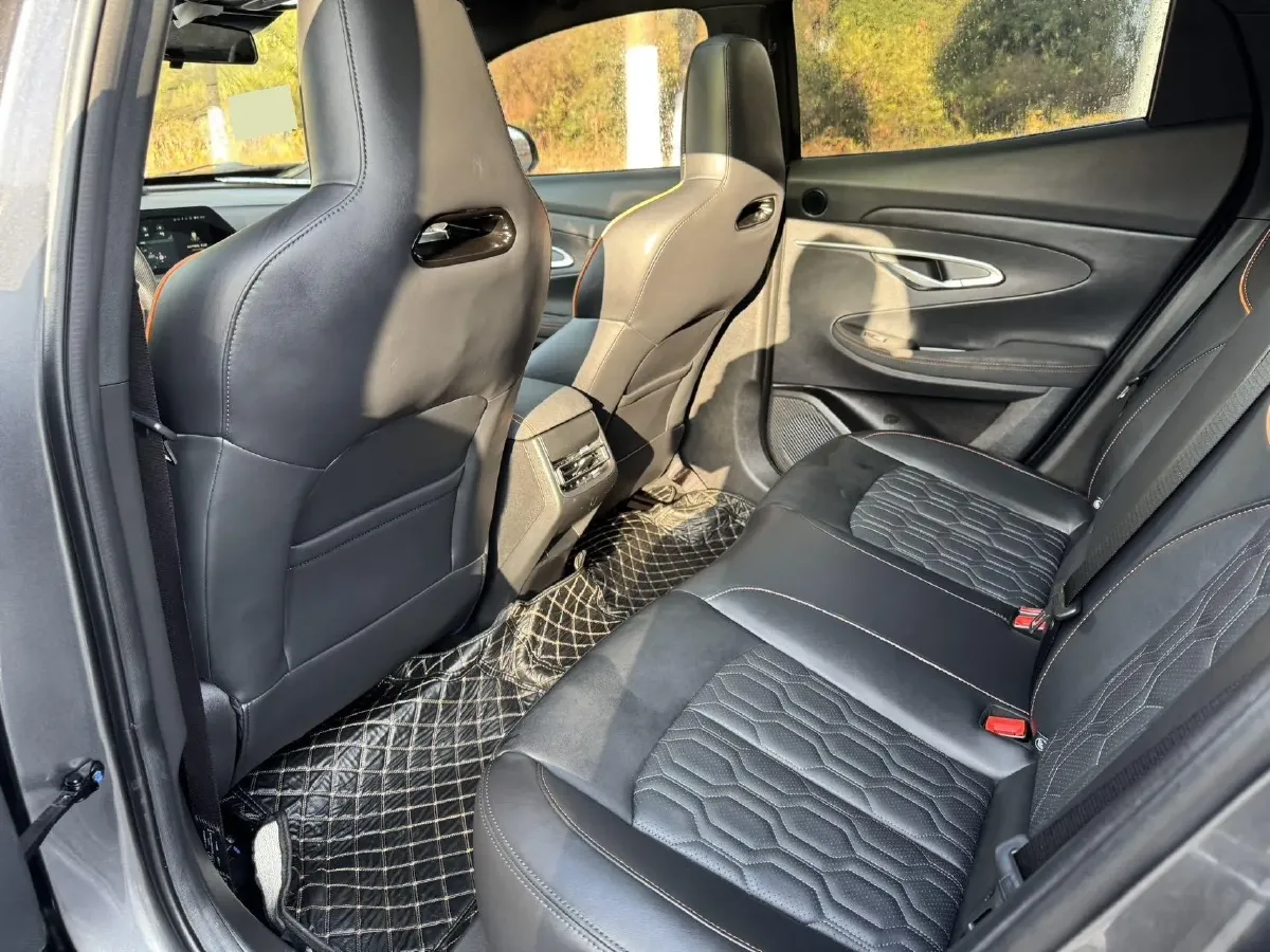 2022 ChangAn UNI-T 1.5T 188HP L4 7DCT,autocango,china used car exporter,china ev exporter,chinese used car exporter,chinese used ev exporter