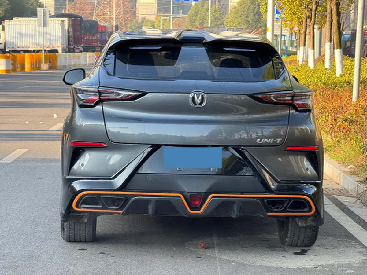 2022 ChangAn UNI-T 1.5T 188HP L4 7DCT,autocango,china used car exporter,china ev exporter,chinese used car exporter,chinese used ev exporter