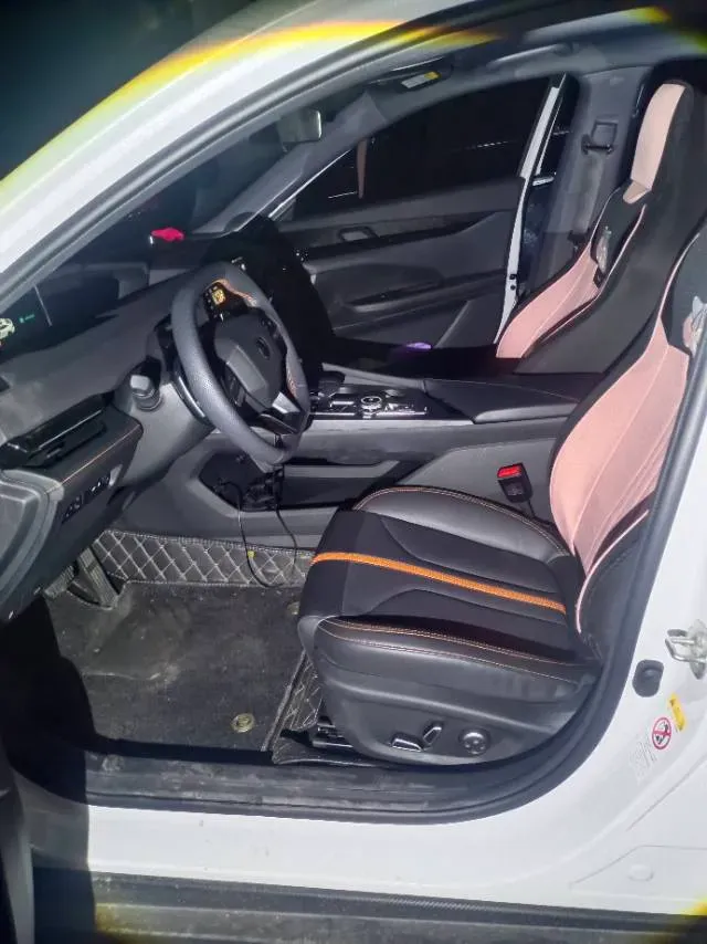 2024 ChangAn UNI-V 1.5T 188HP L4 7DCT,autocango,china used car exporter,china ev exporter,chinese used car exporter,chinese used ev exporter