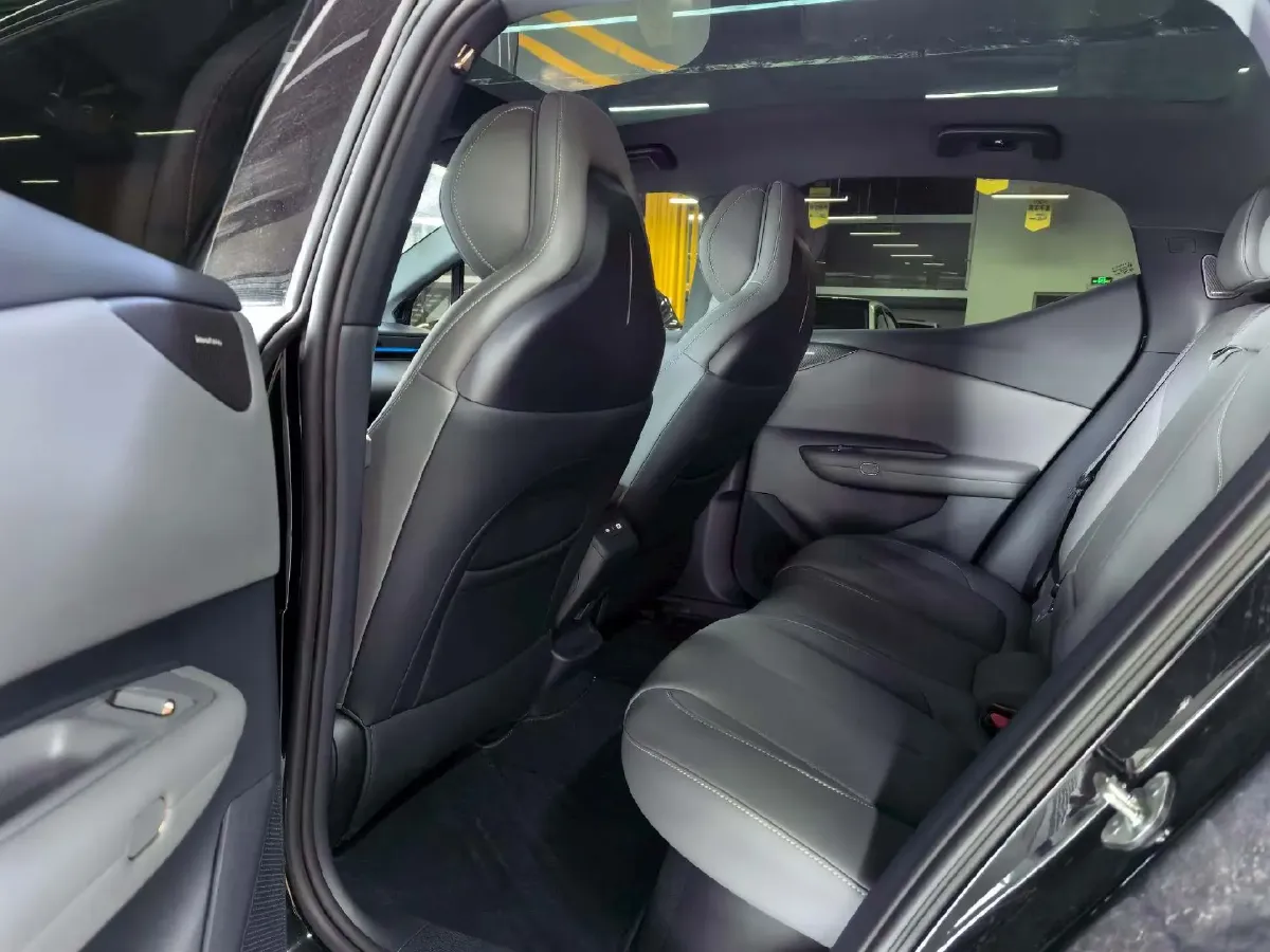 2025 Dongfeng Z9 2.0T 258HP L4 8AT,autocango,china used car exporter,china ev exporter,chinese used car exporter,chinese used ev exporter