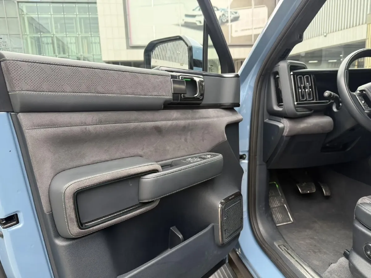 2023 Toyota Crown Kluger 2.5L 189HP L4 E-CVT Hybrid,autocango,china used car exporter,china ev exporter,chinese used car exporter,chinese used ev exporter