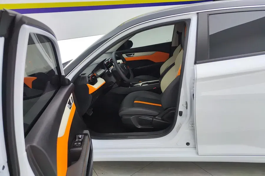 2023 DongFeng Aeolus YiXuan 1.5L 125HP L4 6DCT,autocango,china used car exporter,china ev exporter,chinese used car exporter,chinese used ev exporter