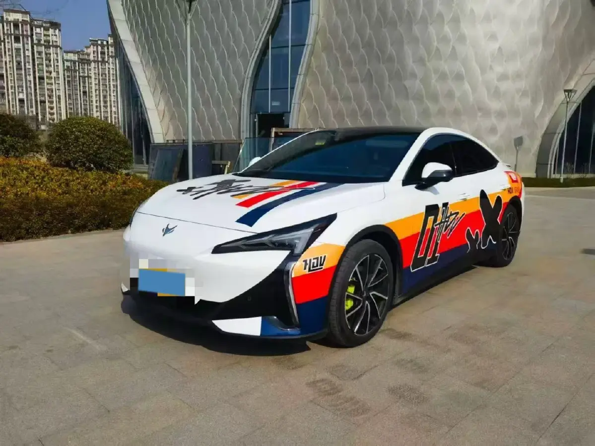 2024 ARCFOX αT5 BEV 79.2KWH