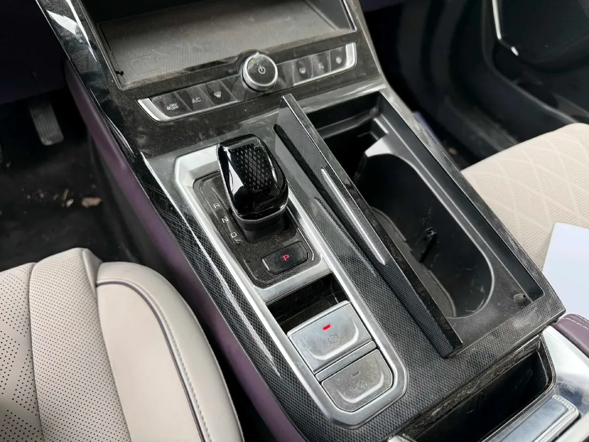 2022 WEY Latte DHT 1.5T 156HP L4 2DHT Hybrid,autocango,china used car exporter,china ev exporter,chinese used car exporter,chinese used ev exporter