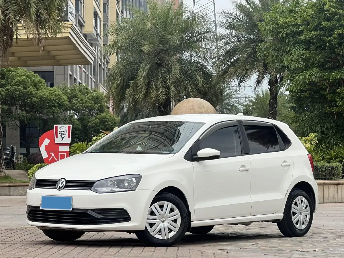 2016 Volkswagen Polo 1.4L 90HP L4 6AT