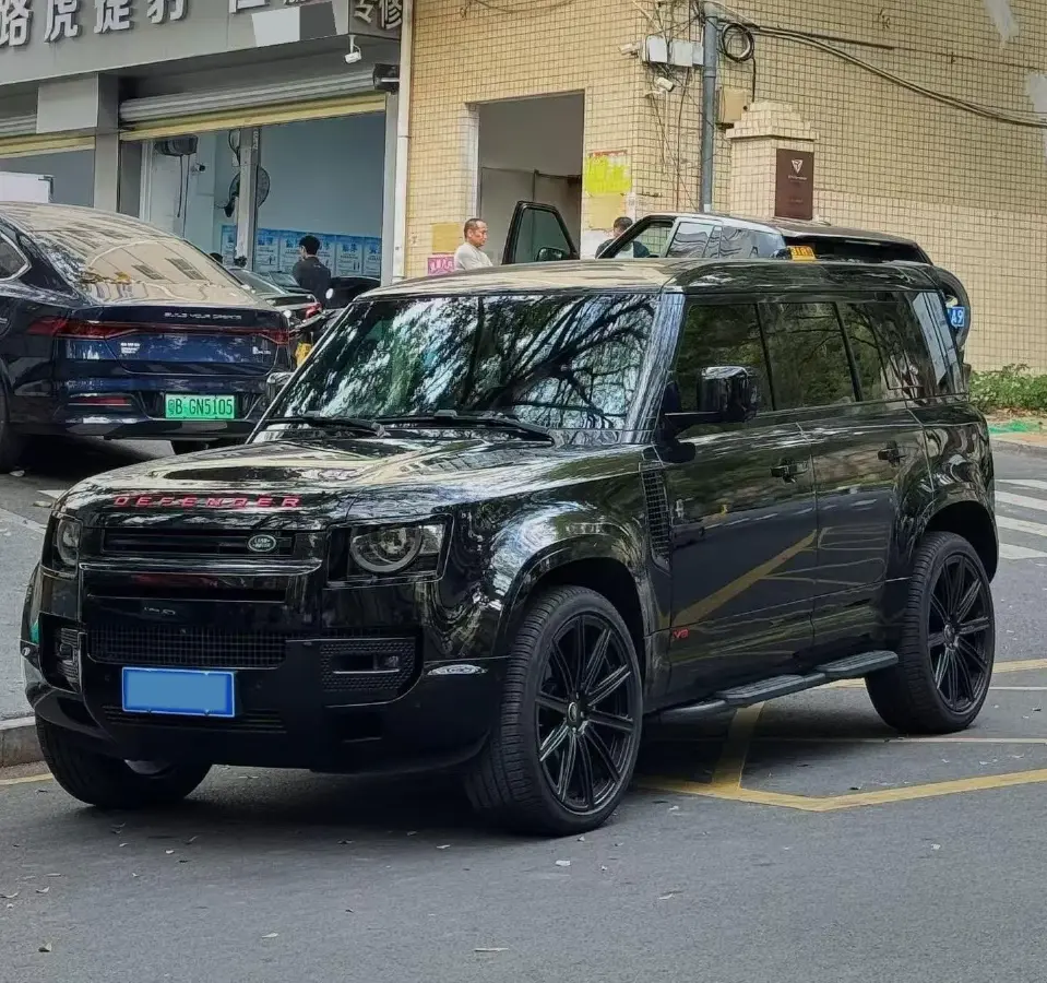 2023 Land Rover Defender 5.0T 525HP V8 8AT