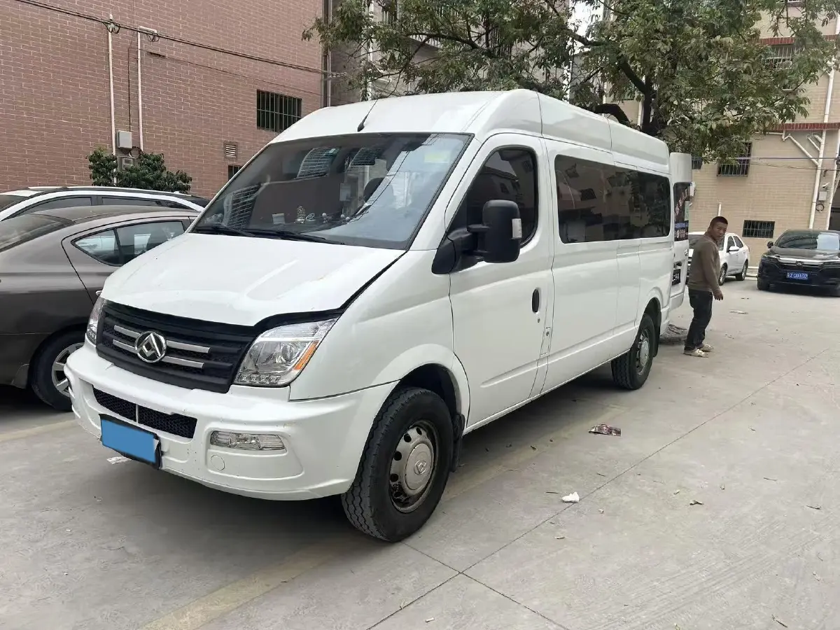 2023 MAXUS XinTu V80 2.0T 127HP L4 6MT