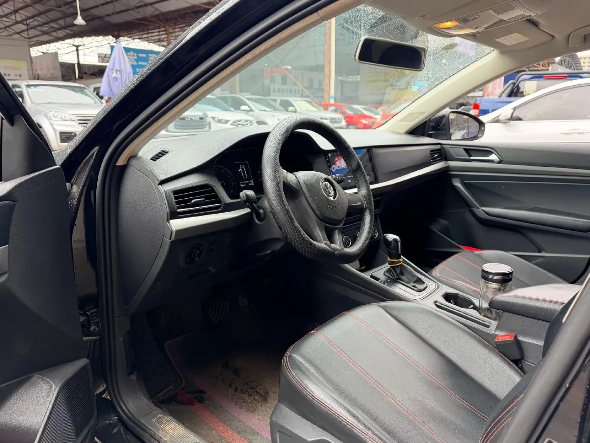 2018 Landwind XiaoYao 1.5T 163HP L4 CVT,autocango,china used car exporter,china ev exporter,chinese used car exporter,chinese used ev exporter