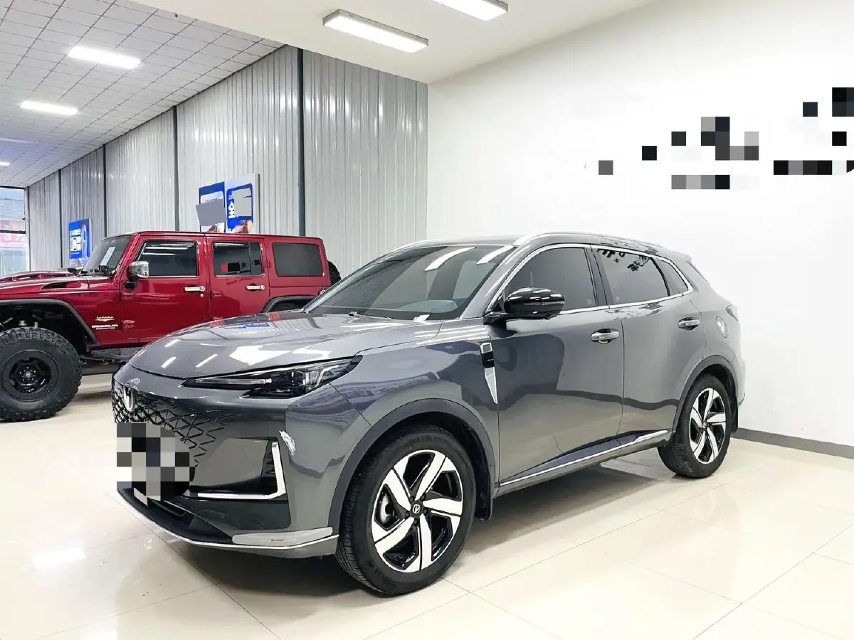 2025 ChangAn CS55 Plus 1.5T 192HP L4 7DCT