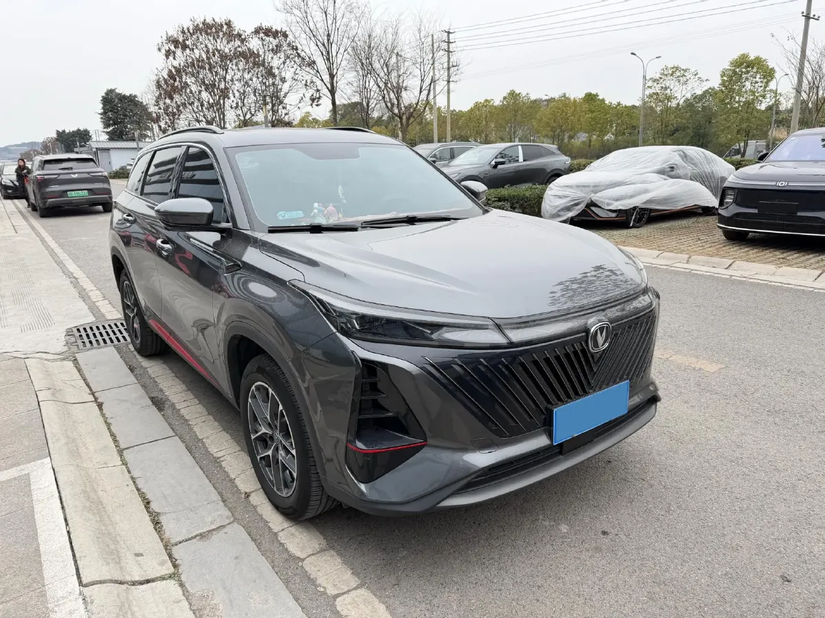 2022 ChangAn CS75 Plus 1.5T 188HP L4 8AT,autocango,china used car exporter,china ev exporter,chinese used car exporter,chinese used ev exporter