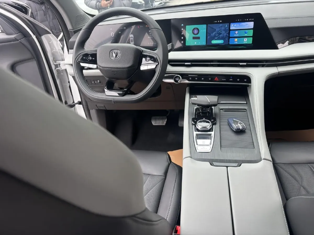 2024 ChangAn CS75 1.5T 188HP L4 7DCT,autocango,china used car exporter,china ev exporter,chinese used car exporter,chinese used ev exporter