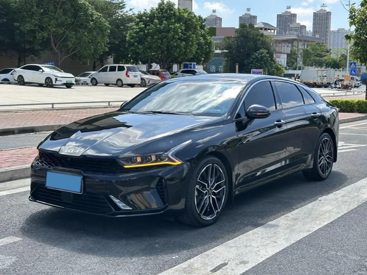2021 Toyota Camry 2.0L 178HP L4 CVT