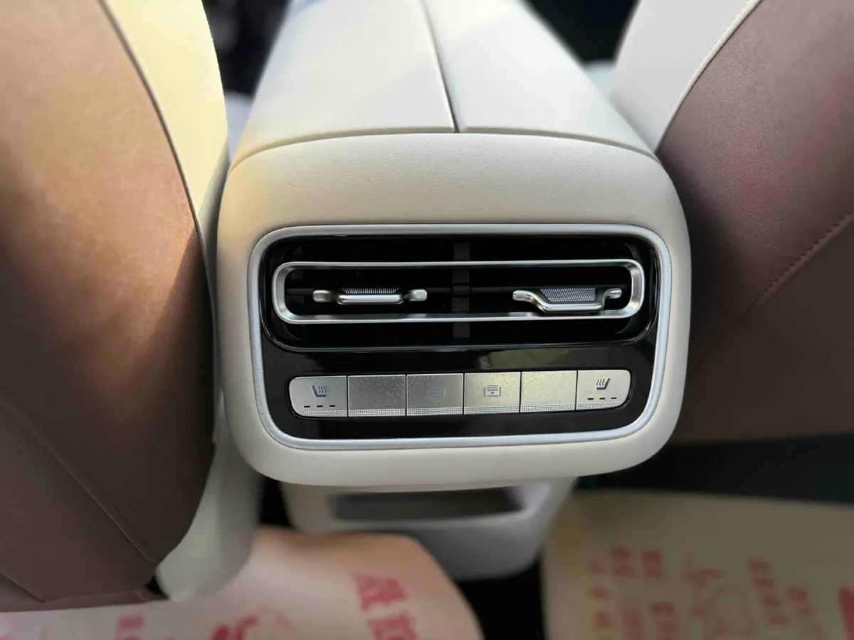 2025 Fulwin FulwinA9L 1.5T 156HP L4 1DHT PHEV,autocango,china used car exporter,china ev exporter,chinese used car exporter,chinese used ev exporter