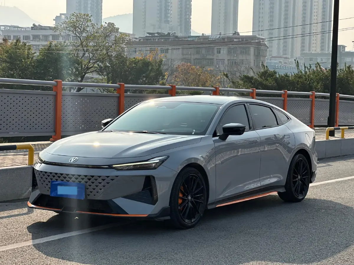 2024 ChangAn UNI-V 1.5T 188HP L4 7DCT