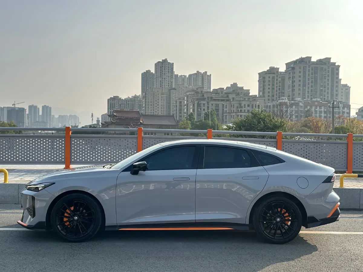 2024 ChangAn UNI-V 1.5T 188HP L4 7DCT,autocango,china used car exporter,china ev exporter,chinese used car exporter,chinese used ev exporter