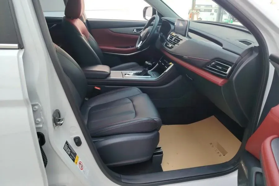 2023 ChangAn CS75 1.5T 188HP L4 7DCT,autocango,china used car exporter,china ev exporter,chinese used car exporter,chinese used ev exporter