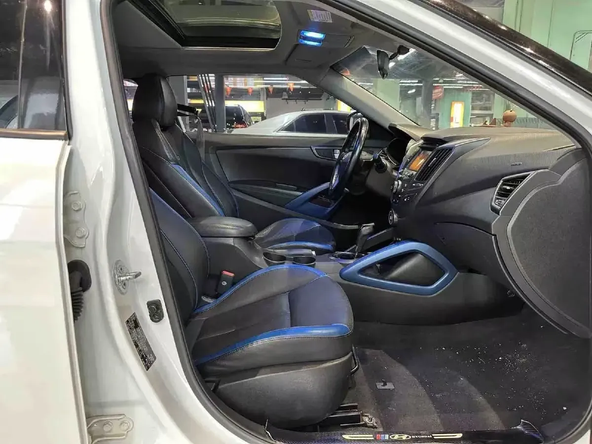 2012 Hyundai Veloster 1.6T 204HP L4 6AT,autocango,china used car exporter,china ev exporter,chinese used car exporter,chinese used ev exporter