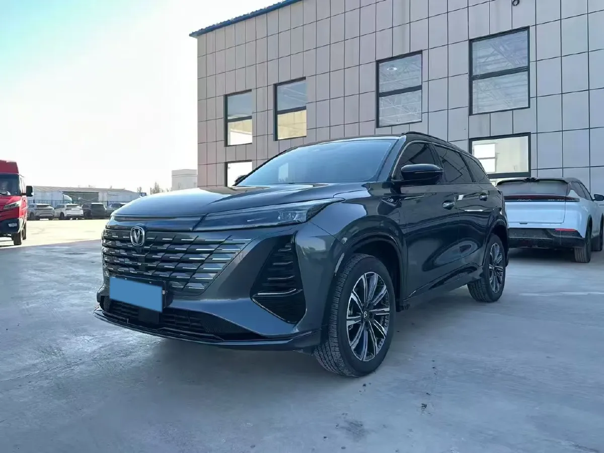 2024 ChangAn CS75 Plus 2.0T 233HP L4 8AT,autocango,china used car exporter,china ev exporter,chinese used car exporter,chinese used ev exporter
