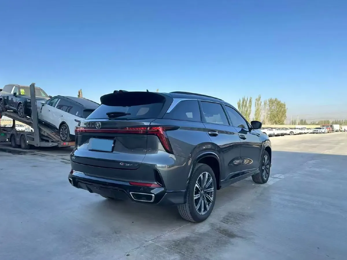 2024 ChangAn CS75 Plus 2.0T 233HP L4 8AT,autocango,china used car exporter,china ev exporter,chinese used car exporter,chinese used ev exporter