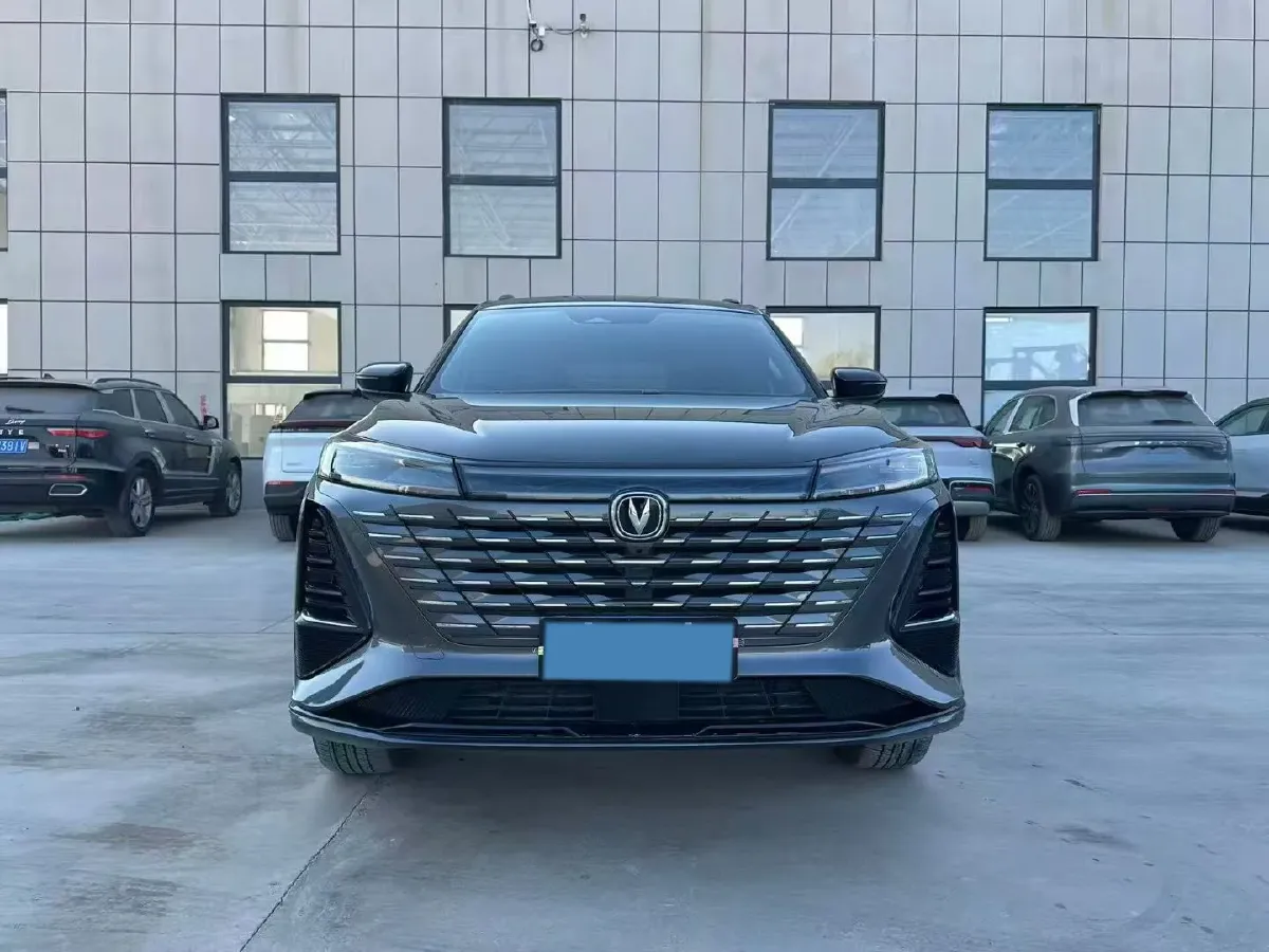 2024 ChangAn CS75 Plus 2.0T 233HP L4 8AT,autocango,china used car exporter,china ev exporter,chinese used car exporter,chinese used ev exporter