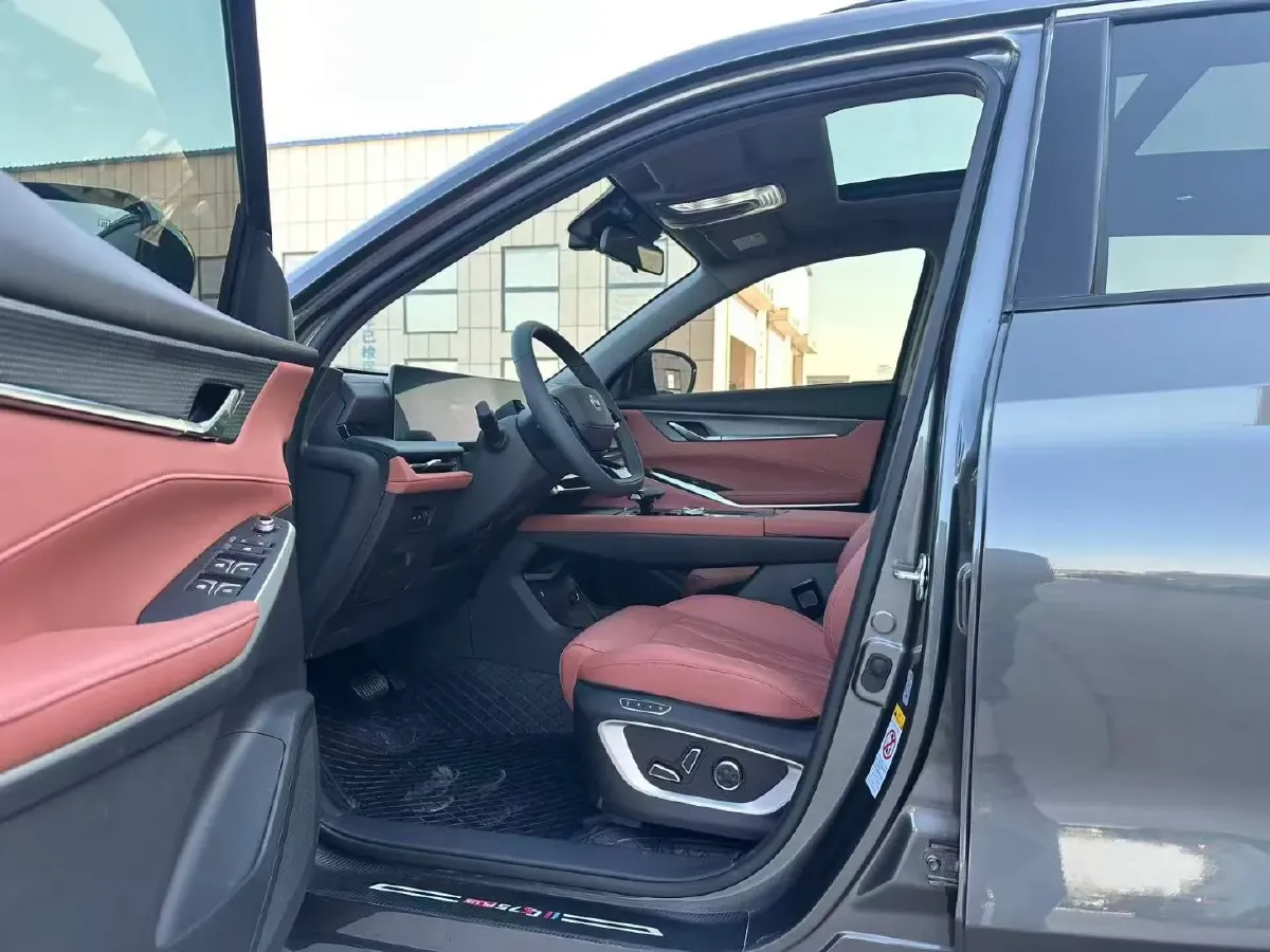 2024 ChangAn CS75 Plus 2.0T 233HP L4 8AT,autocango,china used car exporter,china ev exporter,chinese used car exporter,chinese used ev exporter