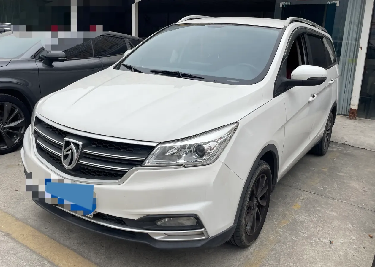 2019 BaoJun 730 1.5L 112HP L4 6MT,autocango,china used car exporter,china ev exporter,chinese used car exporter,chinese used ev exporter