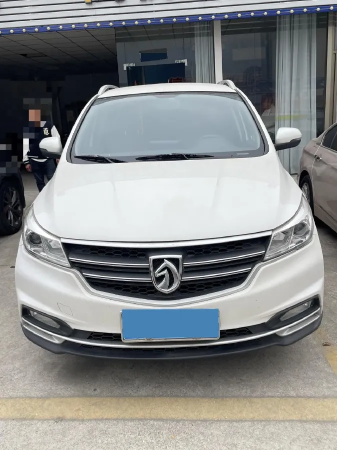 2019 BaoJun 730 1.5L 112HP L4 6MT,autocango,china used car exporter,china ev exporter,chinese used car exporter,chinese used ev exporter