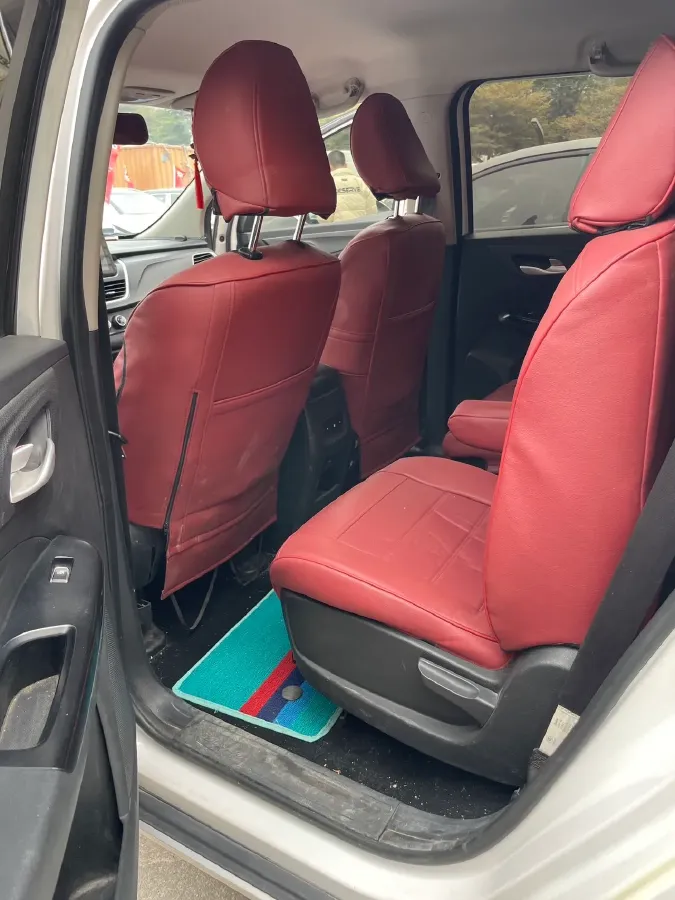 2019 BaoJun 730 1.5L 112HP L4 6MT,autocango,china used car exporter,china ev exporter,chinese used car exporter,chinese used ev exporter