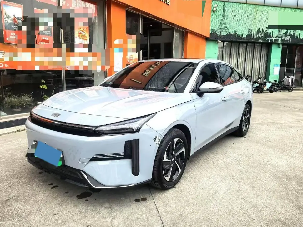 2024 Geely Galaxy L6 1.5T 163HP L4 3DHT PHEV