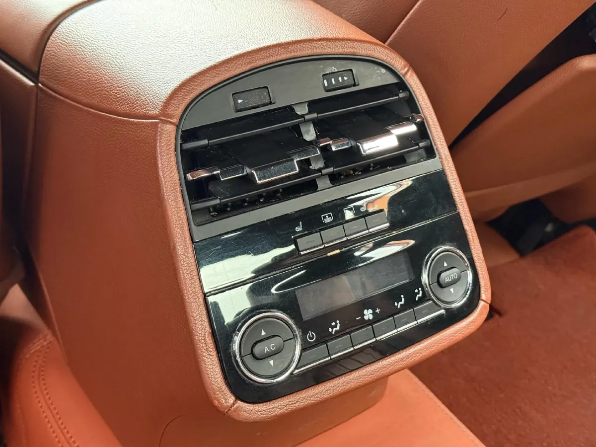 2018 Maserati Quattroporte 3.0T 350HP V6 8AT,autocango,china used car exporter,china ev exporter,chinese used car exporter,chinese used ev exporter